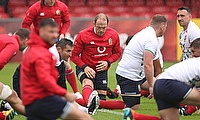 Alun Wyn Jones (centre) during a training session