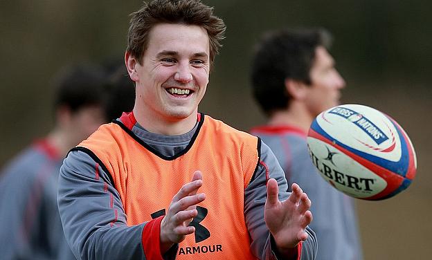 Centre Jonathan Davies has been recalled to the Wales team for Saturday's clash against New Zealand