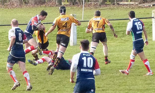 Hull Ionians get a huge win at home to the Bees