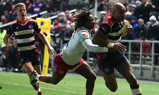 Bristol's Tom Varndell charges through to score his record-breaking try