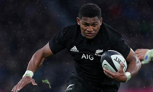 Waisake Naholo scored two tries as New Zealand beat France in Paris