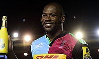 Ugo Monye scored two tries but Harlequins lost 27-26 to Bath.