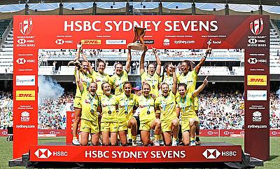 Australia Women's side celebrating the win in Sydney 7s
