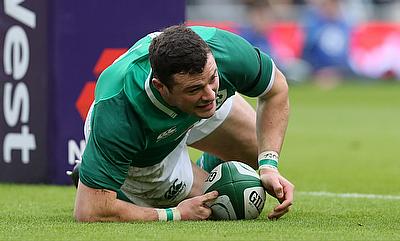 Robbie Henshaw goes in for the first try