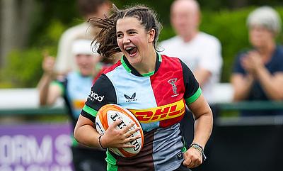 “I’ve got a smile on my face every time I play” - Harlequins rising star Sarah Parry