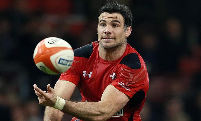 Wales scrum-half Mike Phillips has announced his retirement from international rugby