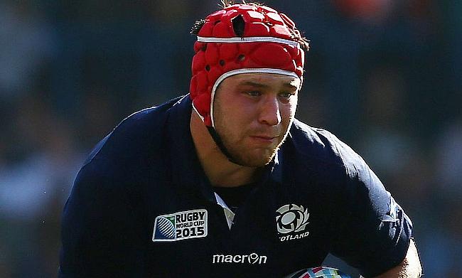 Edinburgh Rugby's Grant Gilchrist has signed a new 12-month deal with the capital club
