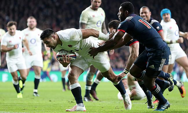 England's Ben Te'o scores the winning try against France