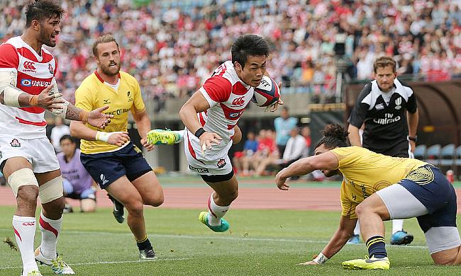 Kenki Fukuoka scores a try against Romania on Saturday in Kumamoto.