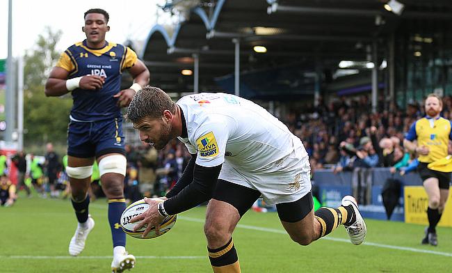Willie Le Roux goes over to put Wasps ahead