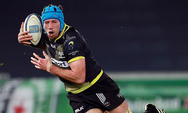 Justin Tipuric sustained a broken thumb